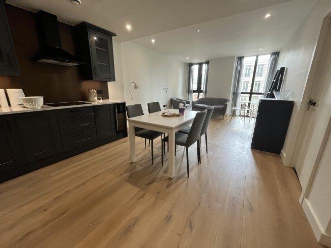 1-emery-way-e1w-2as-1022320