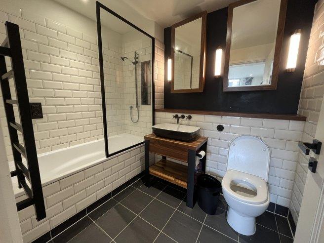 1-emery-way-e1w-2as-1022321