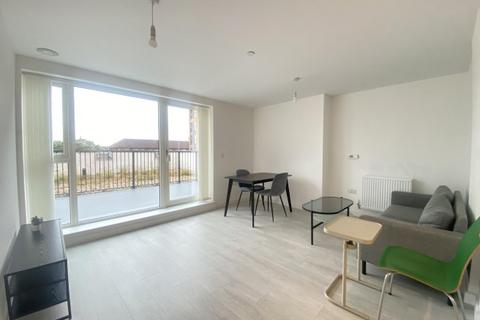 1 bedroom flat to rent, East Acton Lane