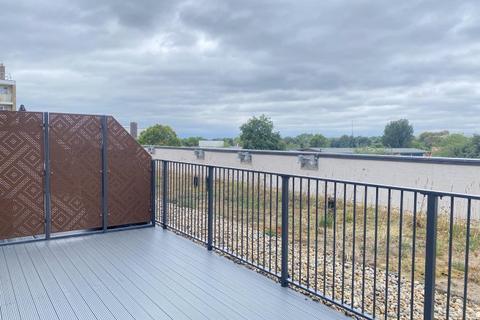 1 bedroom flat to rent, East Acton Lane