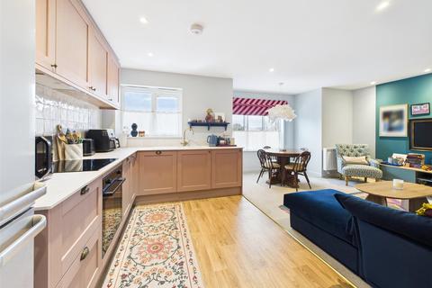 2 bedroom apartment for sale, Hatherley Lane, Cheltenham, Gloucestershire, GL51