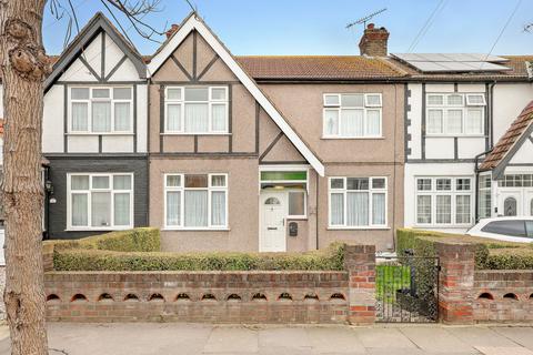3 bedroom terraced house for sale, Babbacombe Gardens, Ilford IG4