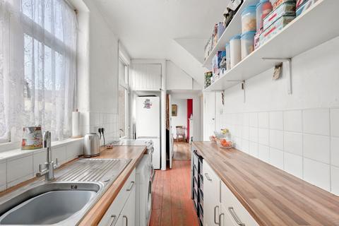 3 bedroom terraced house for sale, Babbacombe Gardens, Ilford IG4