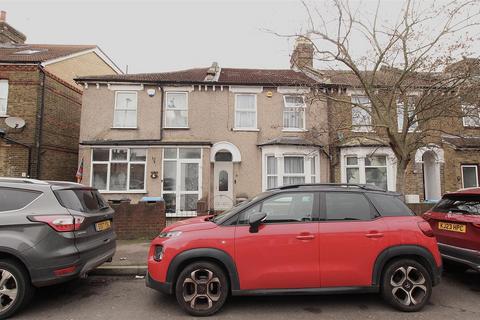 Oatlands Road, Enfield