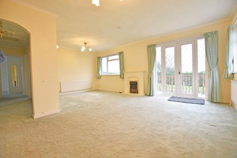2 bedroom bungalow to rent, Culver Way, Yaverland, Sandown