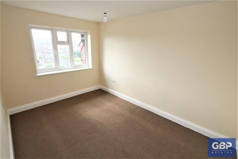 3 bedroom maisonette to rent, Moray Way, Romford, RM1