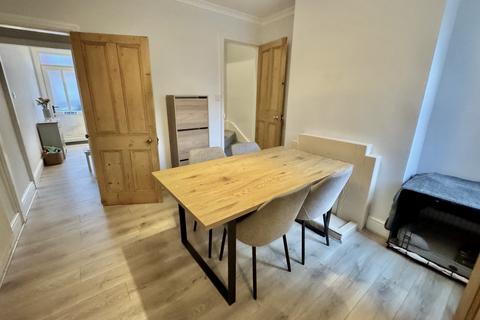 2 bedroom terraced house for sale, Stamford Street, Grantham, Grantham, NG31