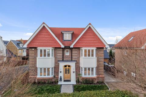 6 bedroom detached house for sale, High Road, Chigwell, IG7