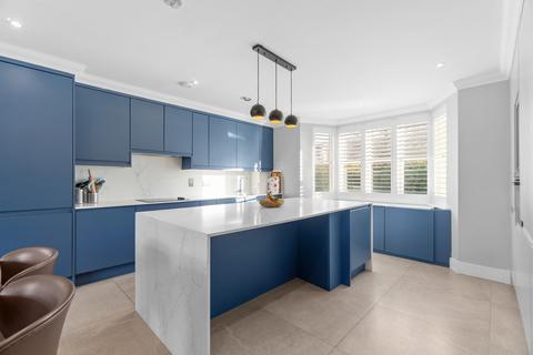 6 bedroom detached house for sale, High Road, Chigwell, IG7