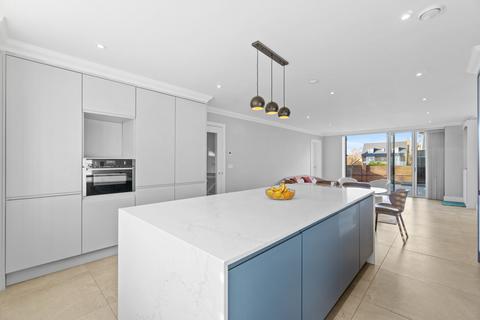 undefined, High Road, Chigwell, IG7