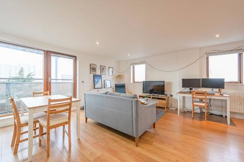8 Trevithick Way, London E3