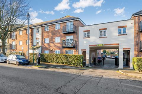 undefined, Lind Road, Sutton, SM1