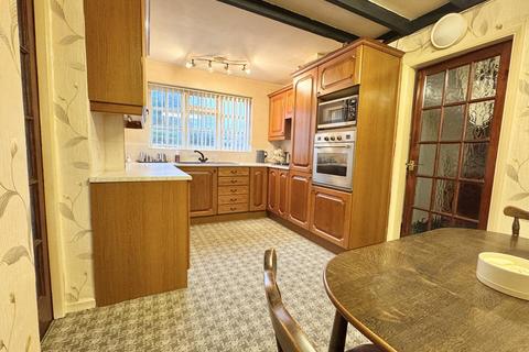 3 bedroom detached house for sale, Selby Road, Garforth, Leeds