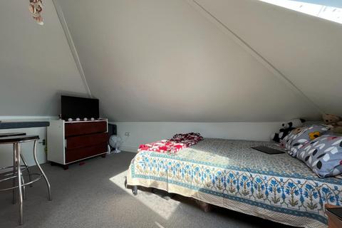 undefined, Linden Grove, New Malden KT3