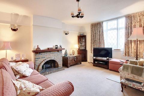 3 bedroom semi-detached house for sale, Links Way, Beckenham, BR3
