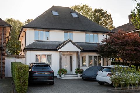 4 bedroom detached house for sale - Bradmore Way, Brookmans Park, AL9