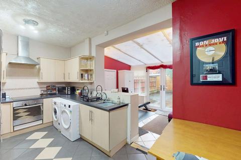 2 bedroom semi-detached house for sale, Jutland Grove, Westhoughton, BL5