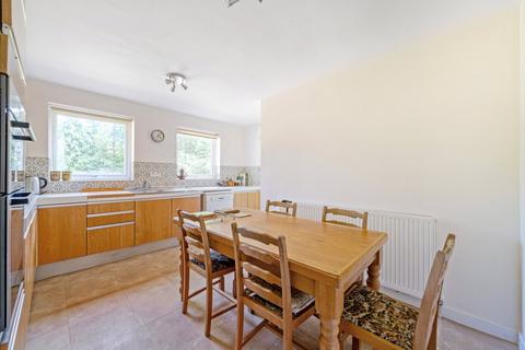 undefined, Manor Walk, Weybridge, KT13