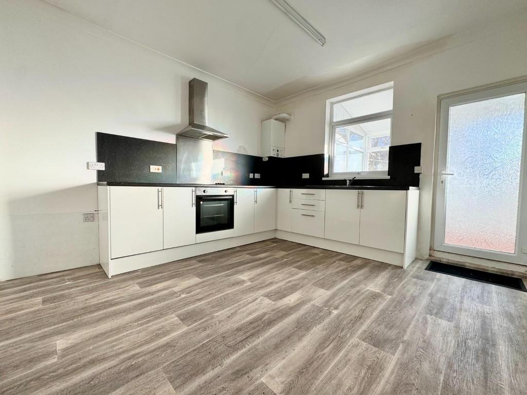 West Road - Kitchen 2.jpg