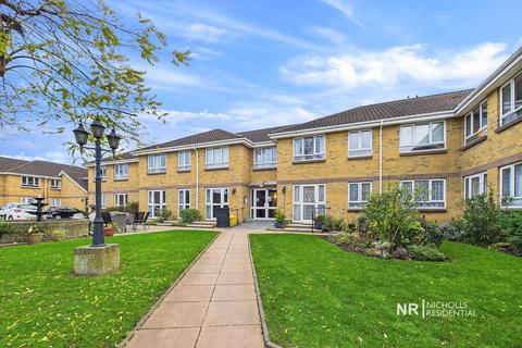 1 bedroom flat to rent, Clayton Road, Chessington, Surrey. KT9