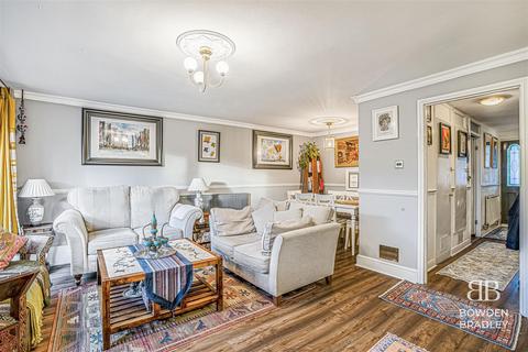 3 bedroom terraced house for sale, Copperfield, Chigwell