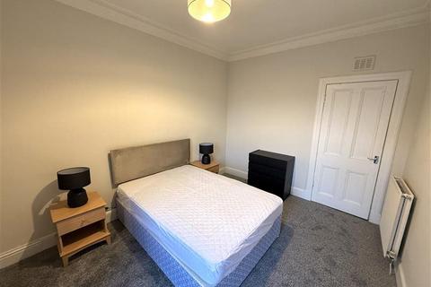2 bedroom flat to rent, Molison Street, Dundee,