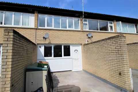 6 bedroom terraced house to rent, Barchester Close, Uxbridge, Middlesex,