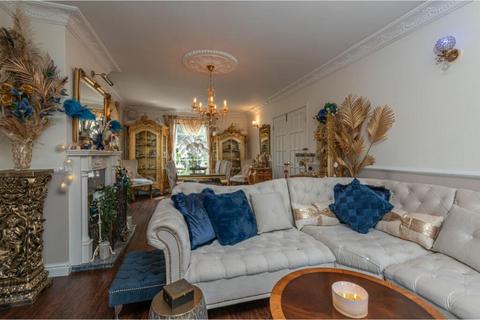 4 bedroom detached house for sale, Church Street, Thorne, Doncaster, DN8