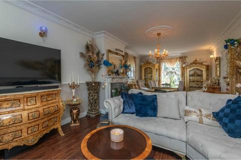 4 bedroom detached house for sale, Church Street, Thorne, Doncaster, DN8