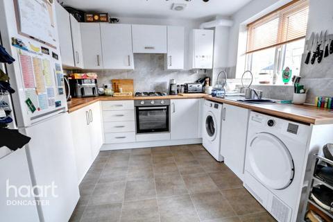 3 bedroom detached house for sale, St Peters Drive, Askern, Doncaster