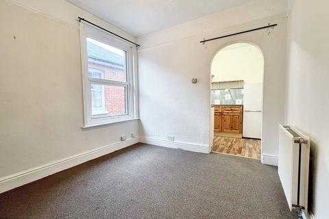 2 bedroom maisonette to rent, Morris Road, Southampton, SO15