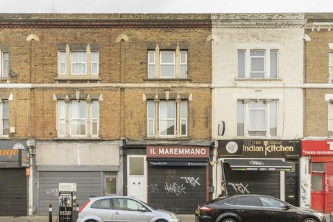 3 bedroom flat to rent, Tulse Hill, London SW2