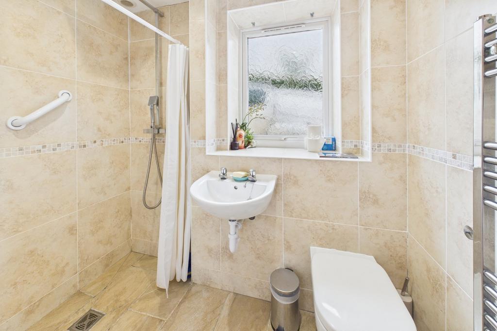 Annexe Shower Room