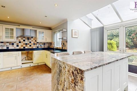 5 bedroom detached house for sale, Oakdale Grove, Wrose, Shipley