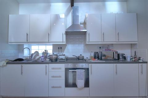 2 bedroom flat to rent, Thornton Court, Newcastle Upon Tyne