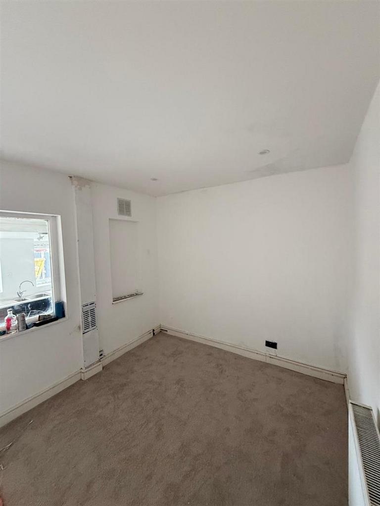 Living room 2 .jpeg