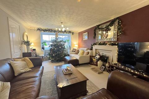 4 bedroom detached house for sale, Holmoak Close, Derby DE21
