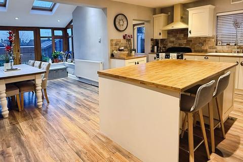 3 bedroom semi-detached house for sale, Uplands Road, Oadby, LE2