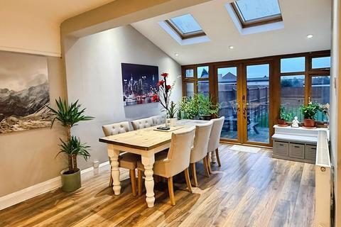 3 bedroom semi-detached house for sale, Uplands Road, Oadby, LE2
