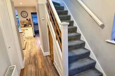 3 bedroom semi-detached house for sale, Uplands Road, Oadby, LE2