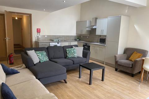 4 bedroom flat to rent, Gloucester Road, Bristol BS7