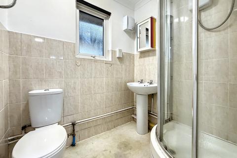 Bedsit to rent, Brookside, Minster On Sea ME12