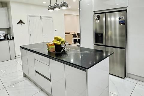 5 bedroom semi-detached house for sale, Scraptoft Lane, Leicester, Leicester, LE5