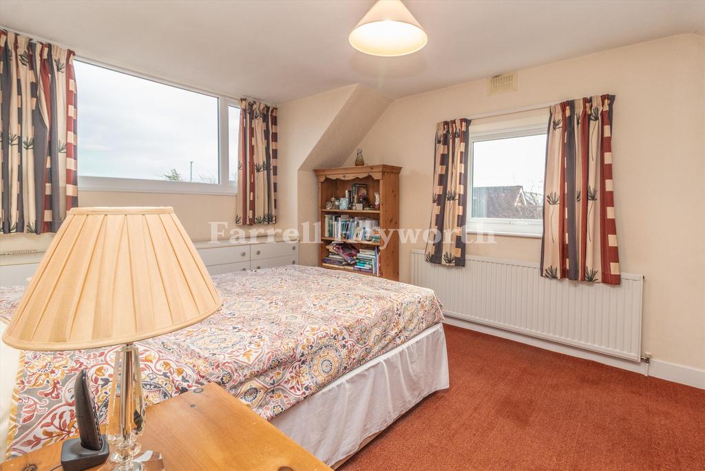Bedroom 2 image 2