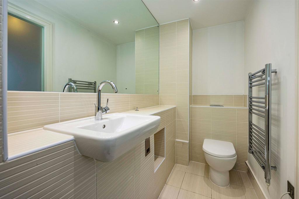 En-suite Bathroom