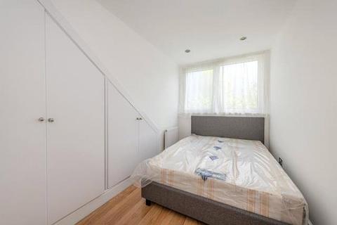 undefined, Sutton Road, London, N10