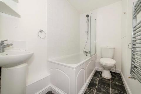undefined, Sutton Road, London, N10