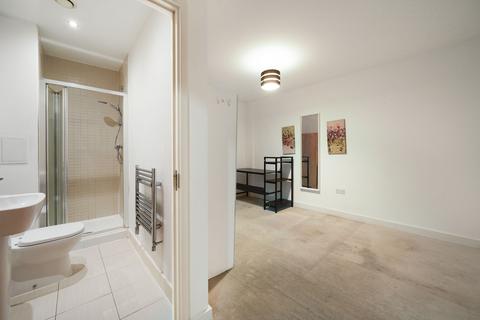 2 bedroom flat for sale, Clarence Avenue, Ilford IG2