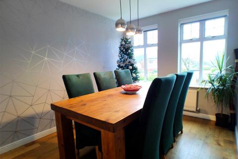 4 bedroom detached house for sale, Kestrel Drive, Bingham, Nottingham