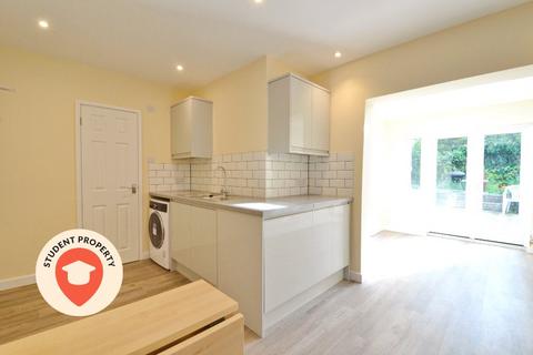 5 bedroom semi-detached house to rent, Rowlandson Gardens, Lockleaze, Bristol, Bristol, BS7